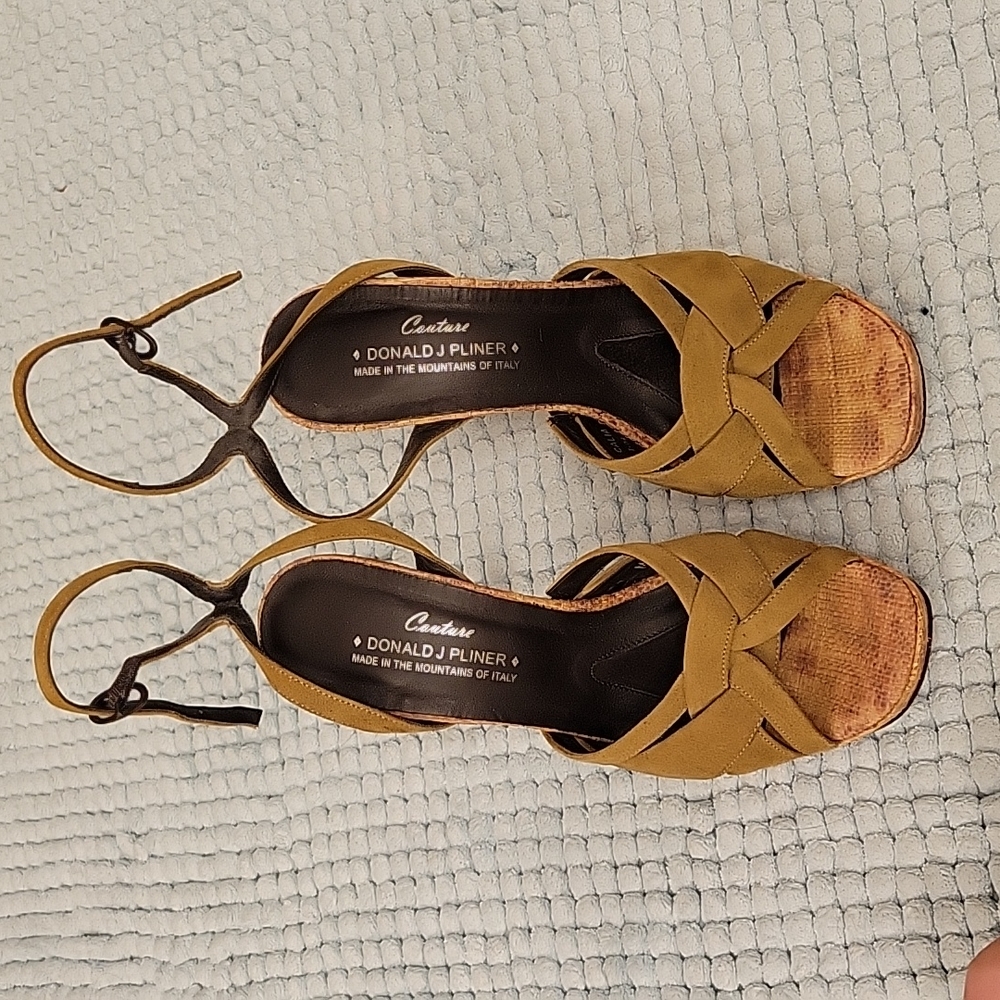 Donald J Pliner CALIA Olive Suede Platform Sandals 7